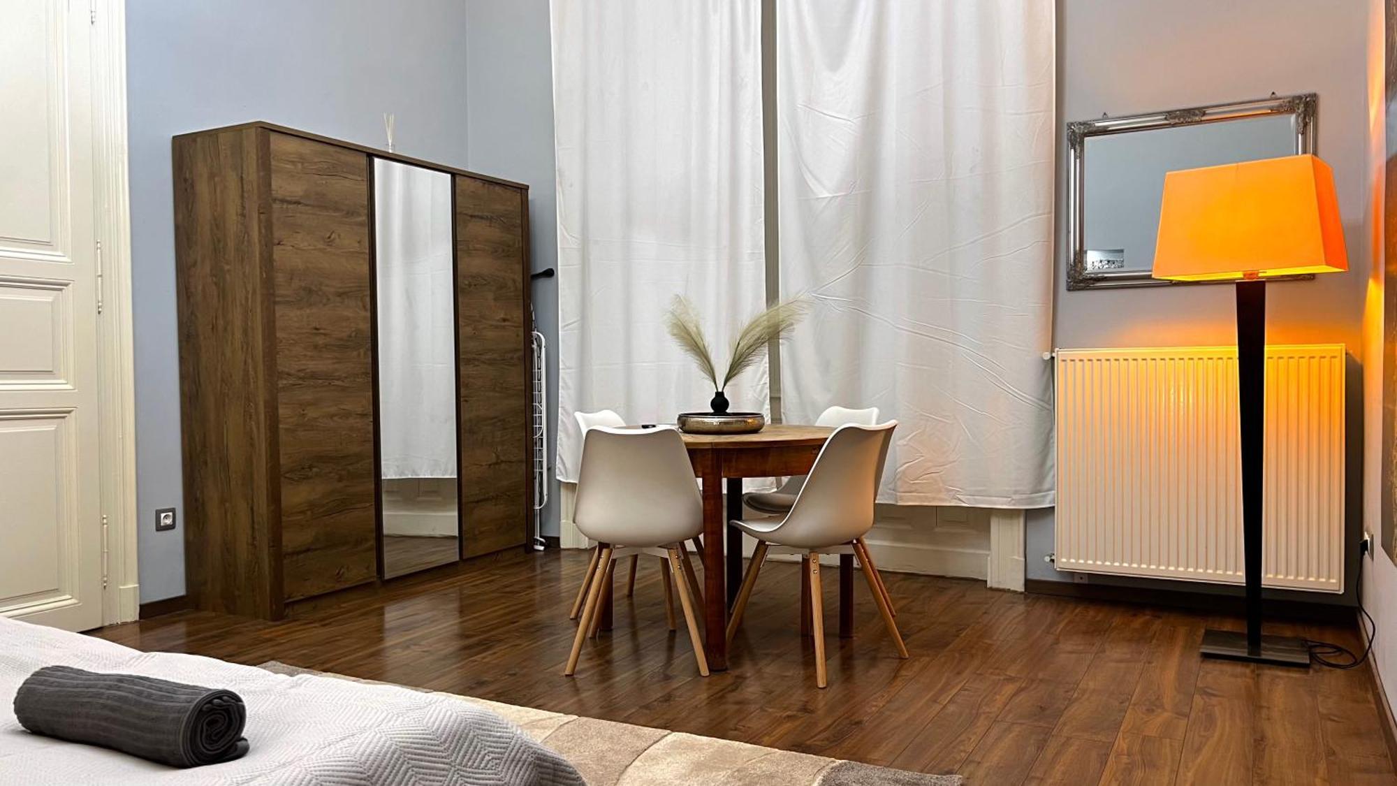 V6 Apartment By Small Home بودابست المظهر الخارجي الصورة